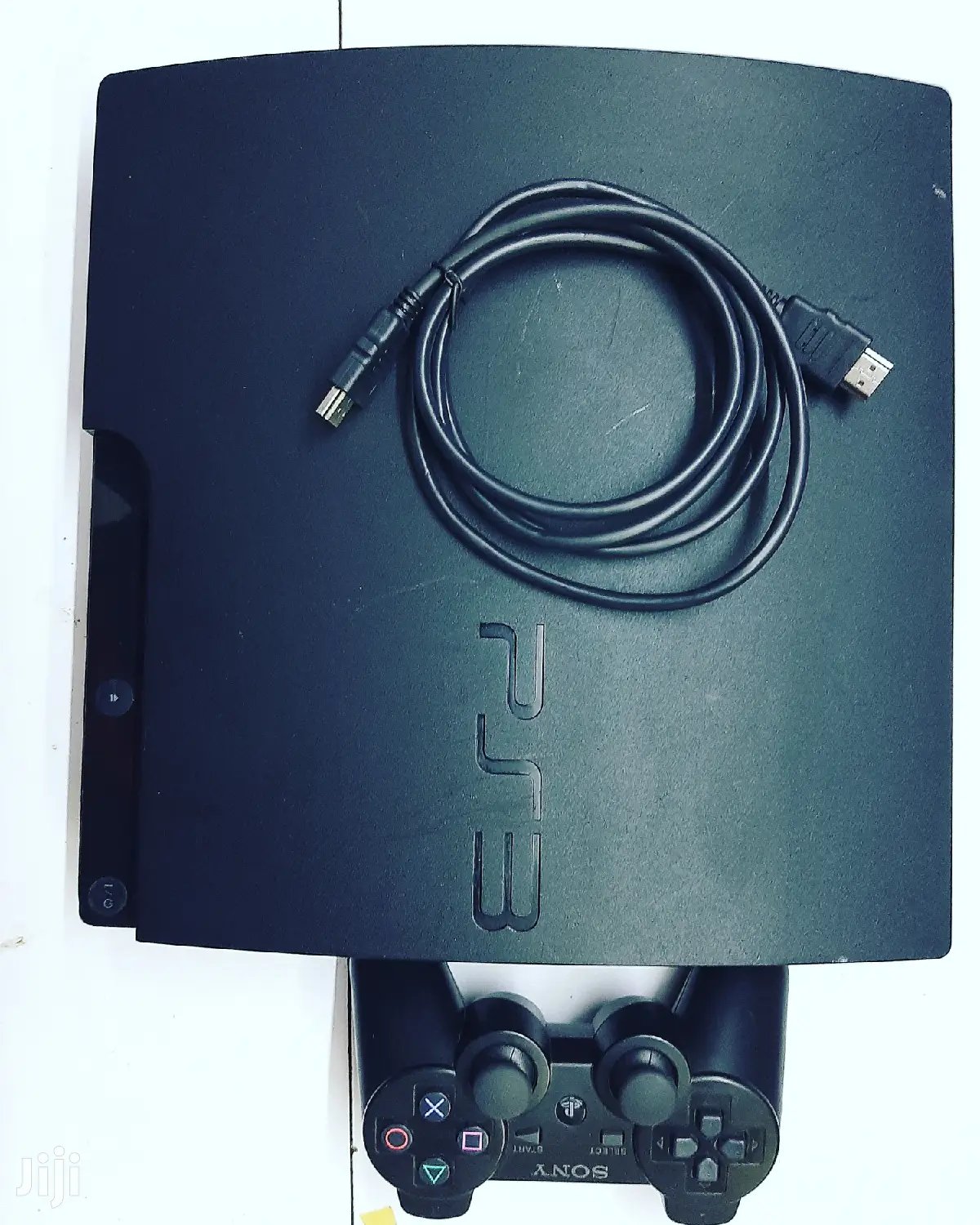 Playstation 3 + 13 Games +All Cables