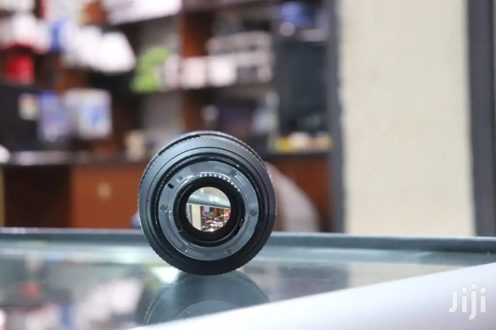 Superior Nikon 28-70 Full Frame Lens
