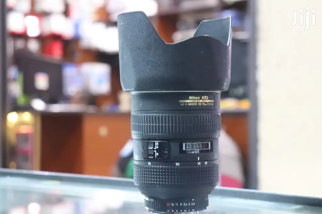 Superior Nikon 28-70 Full Frame Lens