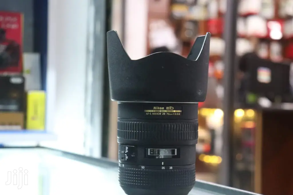 Superior Nikon 28-70 Full Frame Lens