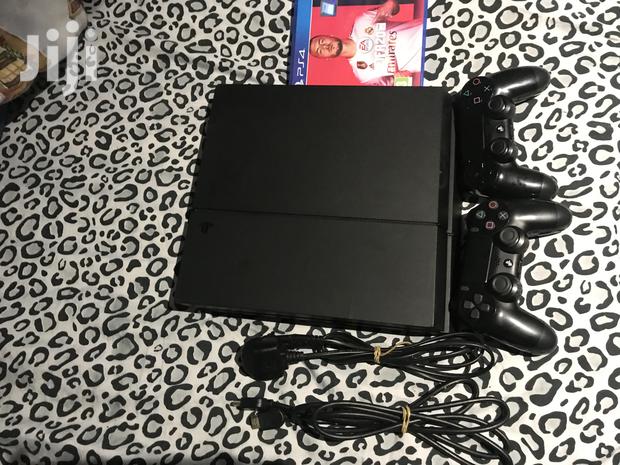 PS4 Standard With Fifa20 - thumbnail 2