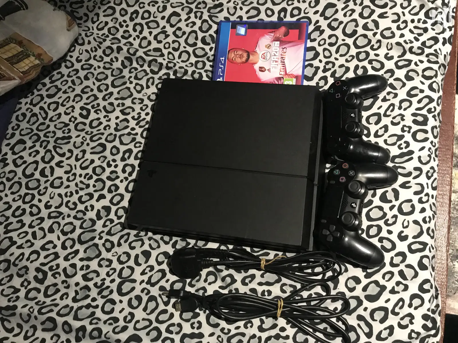 PS4 Standard With Fifa20