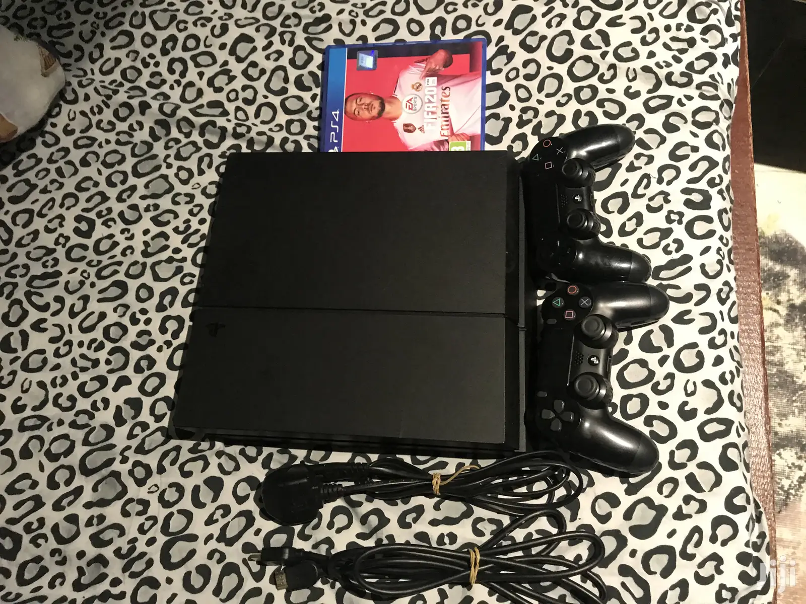 PS4 Standard With Fifa20