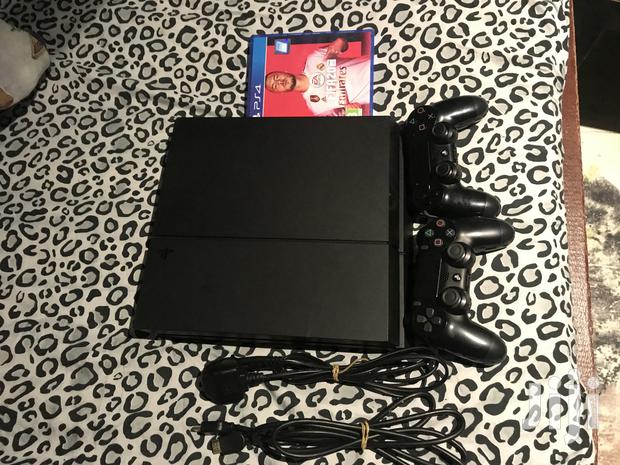 PS4 Standard With Fifa20 - thumbnail 3