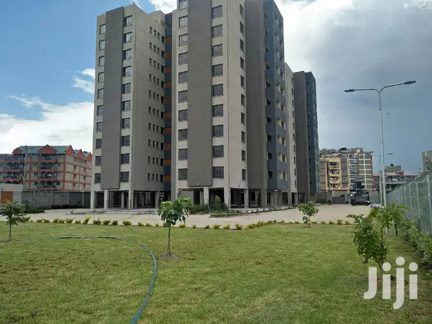 3bdrm Block of Flats in Clay City, Kasarani for sale