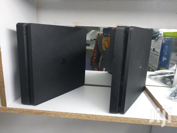 Playstation 4 Console - thumbnail 2