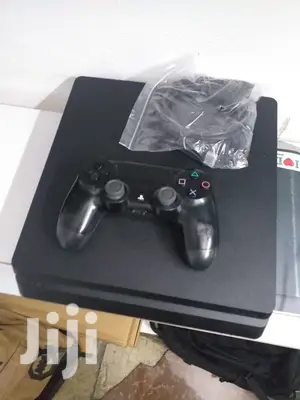 Playstation 4 Console