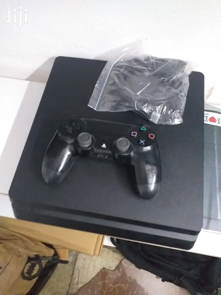 Playstation 4 Console