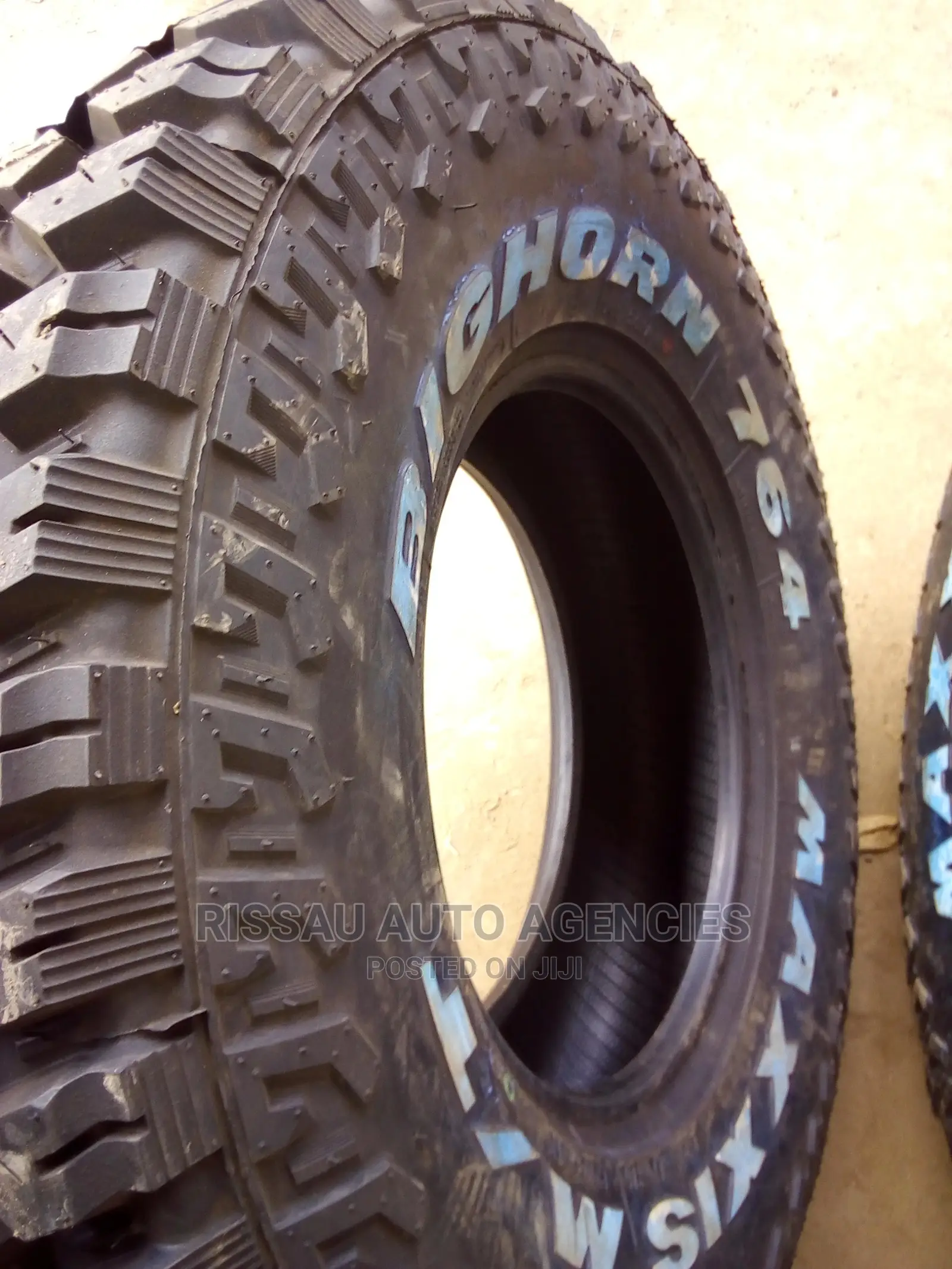 235/75 R 15 Maxxis MT