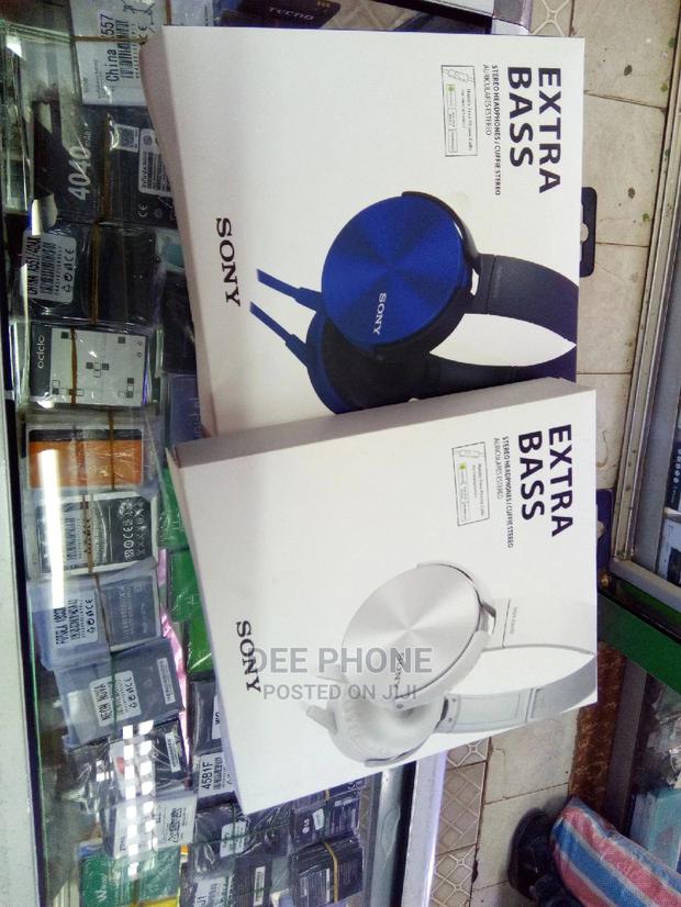 Sony Wired Headphones - thumbnail 3