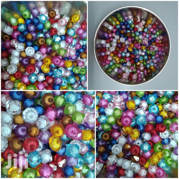 Plastic Beads Large Variety. - thumbnail 3