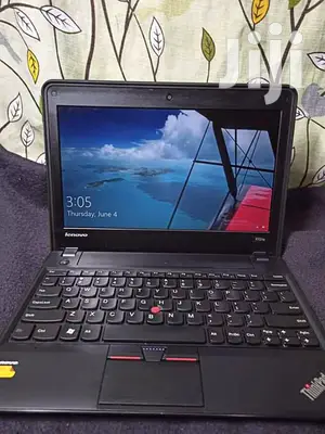 Laptop Lenovo ThinkPad X131e 4GB Intel Core 2 Duo HDD 250GB