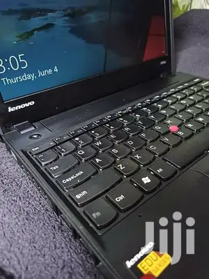 Laptop Lenovo ThinkPad X131e 4GB Intel Core 2 Duo HDD 250GB