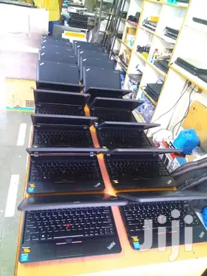 Laptop Lenovo ThinkPad X131e 4GB Intel Core 2 Duo HDD 250GB