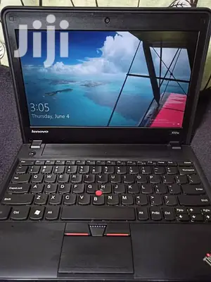 Laptop Lenovo ThinkPad X131e 4GB Intel Core 2 Duo HDD 250GB