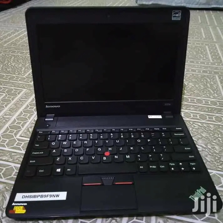 Laptop Lenovo ThinkPad X131e 4GB Intel Core 2 Duo HDD 250GB