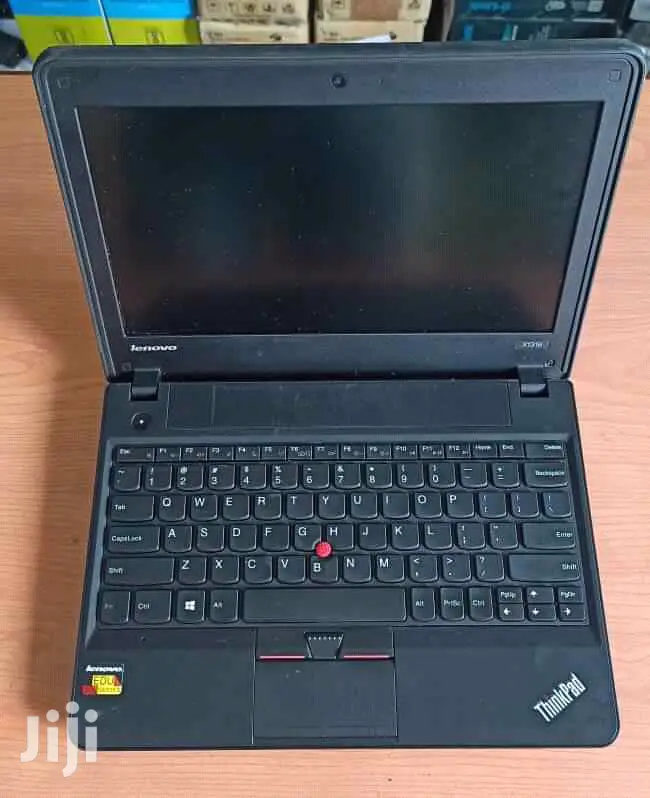 Laptop Lenovo ThinkPad X131e 4GB Intel Core 2 Duo HDD 250GB