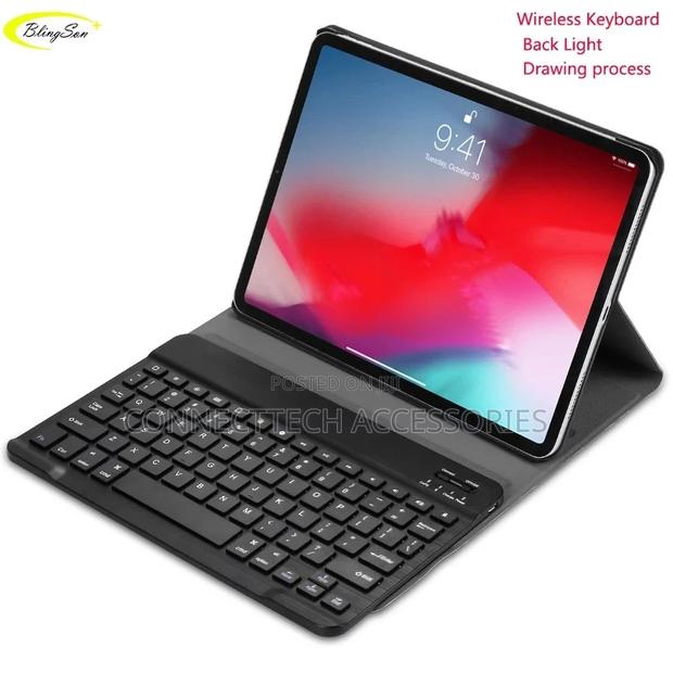 iPad 11 Pro 1st Gen 2018 Smart Bluetooth Keyboard Case - thumbnail 2
