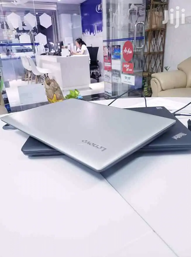 Laptop Lenovo IdeaPad 330 4GB Intel Core I3 HDD 1T