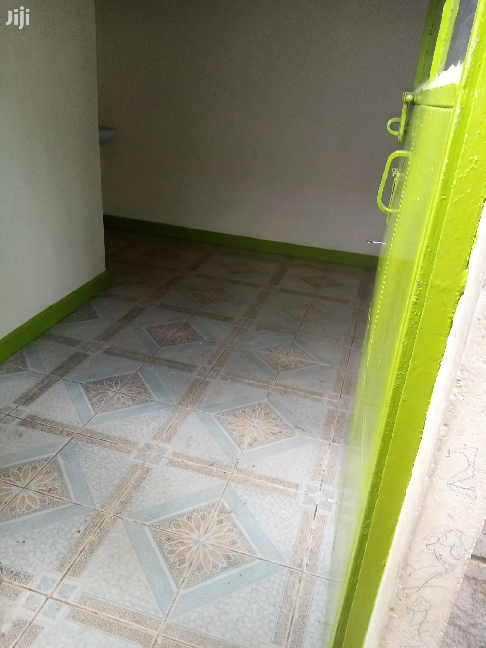 Buruburu Very Spacious 1 Bedroom House To Let