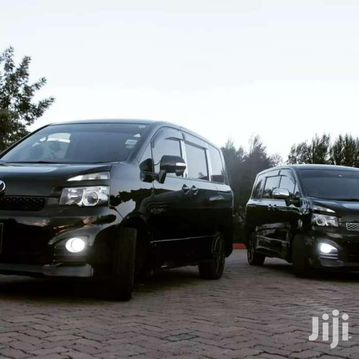 7 Seater Chauffeured Noah/ Voxy Cars For Hire