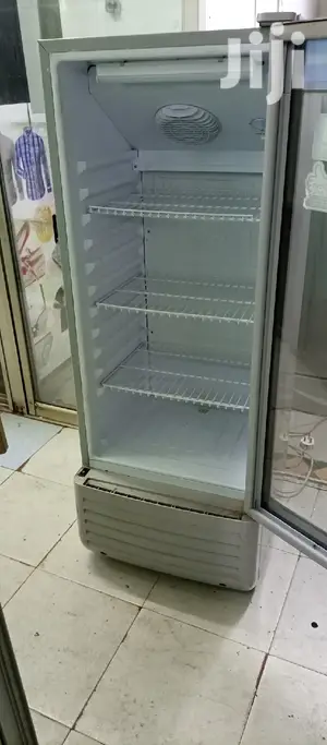 Mika Display Fridge