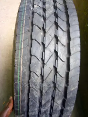 235/75 R 17.5 Good Year Tyres