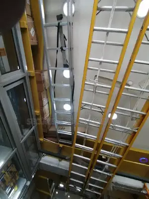Fibre Glass Straight Ladder 10m/2by16 Trends/32ft