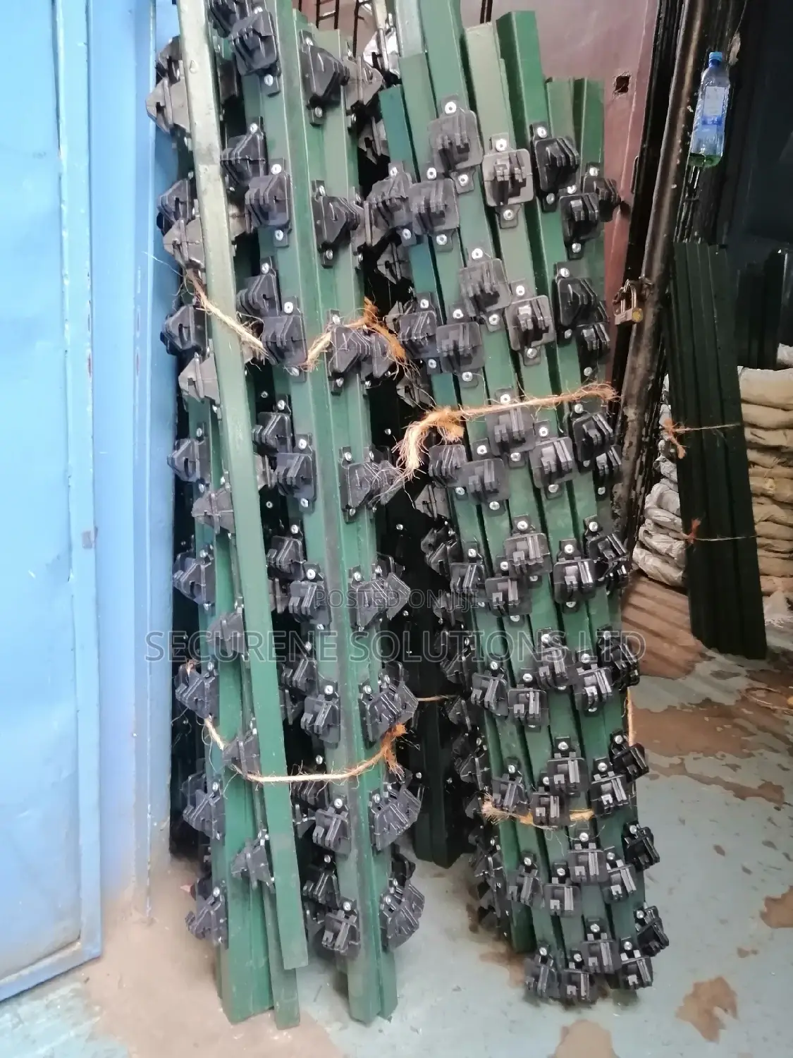 W. Poles 8 Strands/Lines Electric Fence