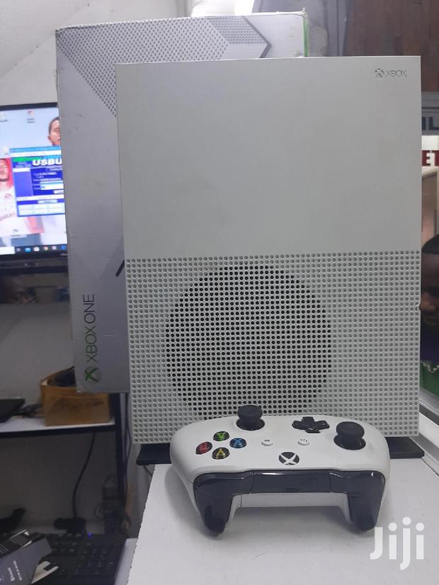 Xbox One S - thumbnail 2