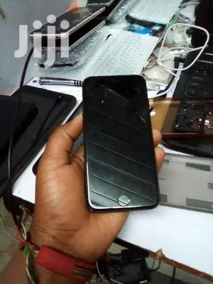 iPhone Screens