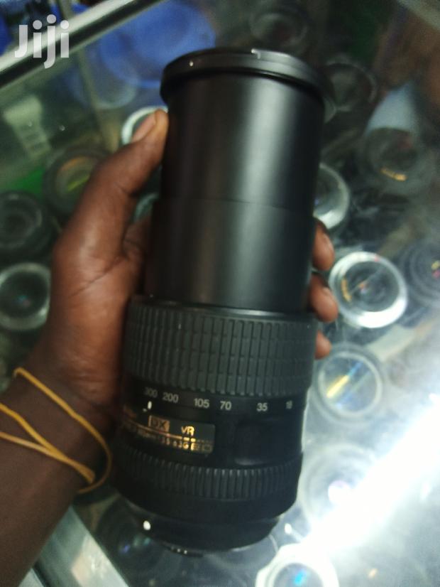 Superior Nikon 18-200mm Lens - thumbnail 4