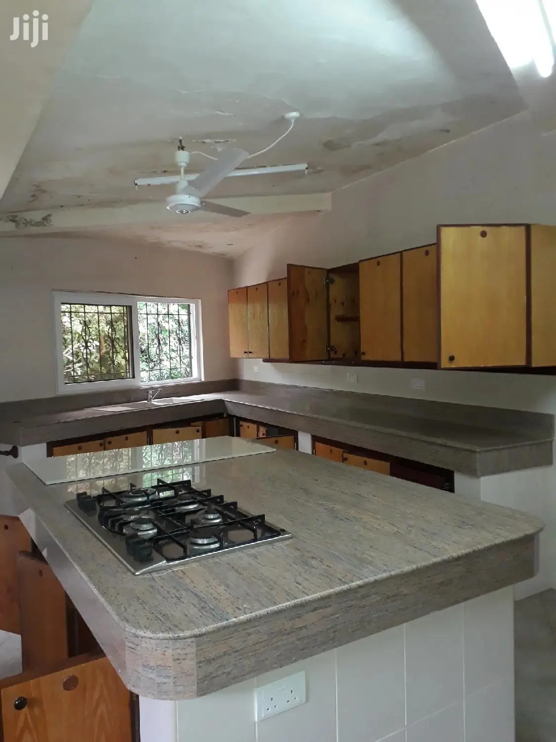 For Sale 3 Bedrooms Bungalow