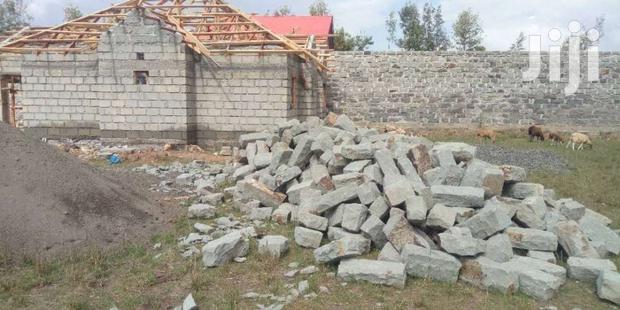 Machine Cut And Foundation Stones