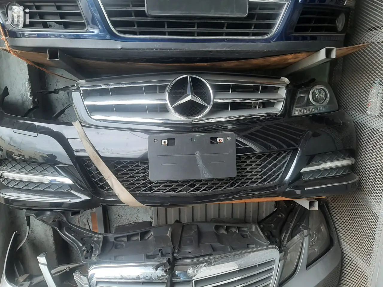 Mercedes Benz Nose Cut
