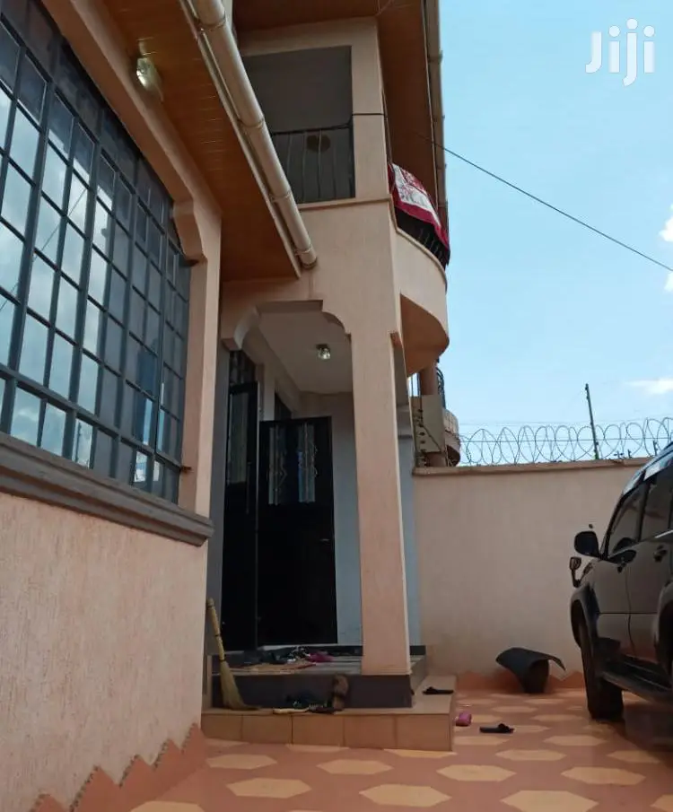 House for Sale in Langata in Parklands/Highridge Houses & Apartments for Sale, Jimoh Motors