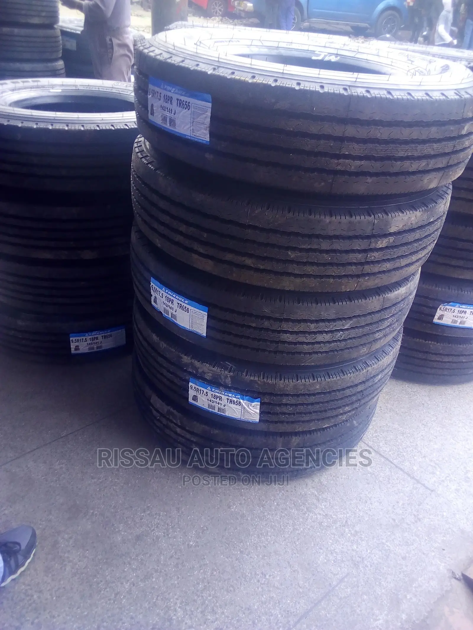 9.5 R 17.5 Triangle Rib Tyres
