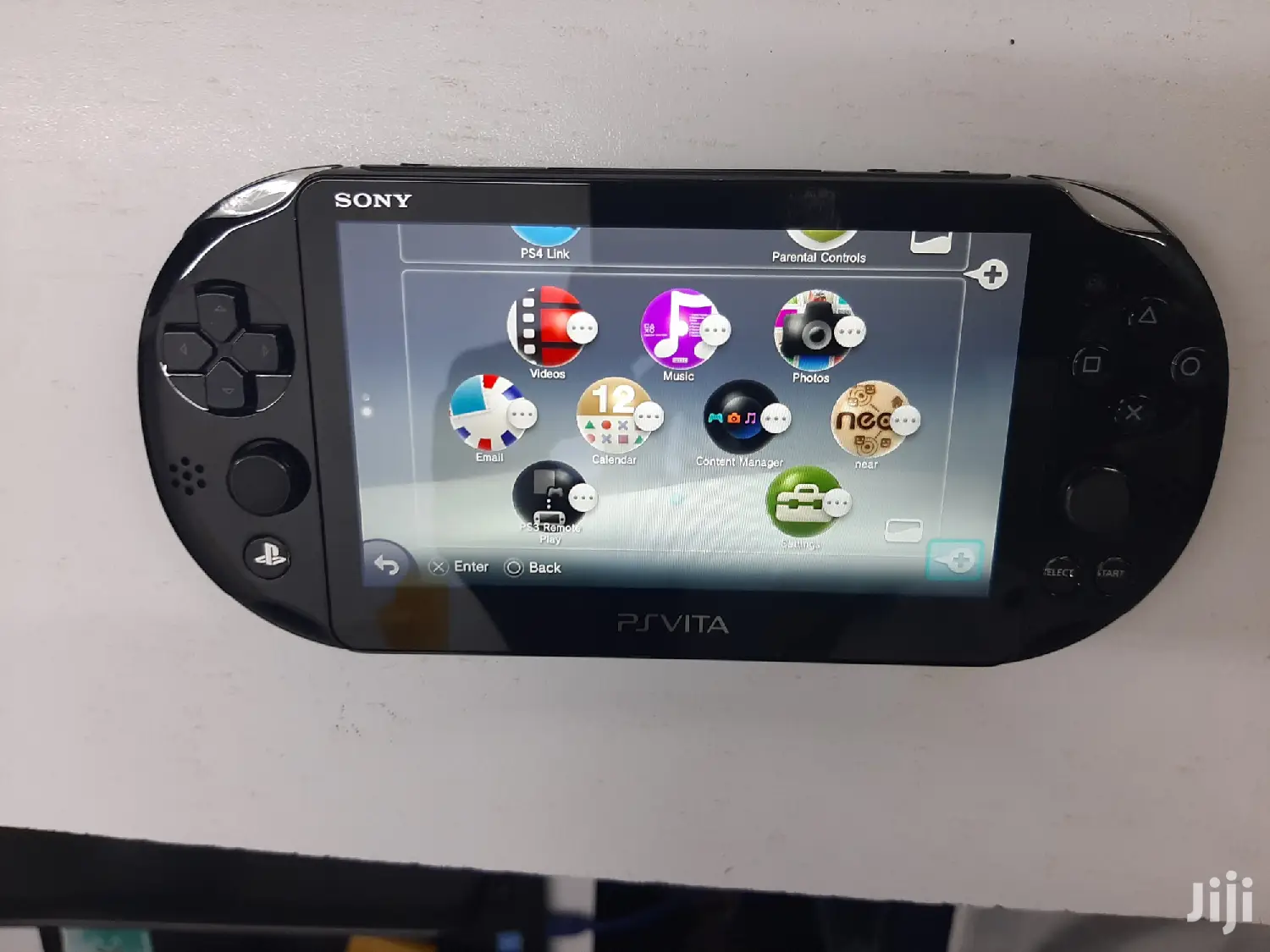 Slim Playstation Vita!!
