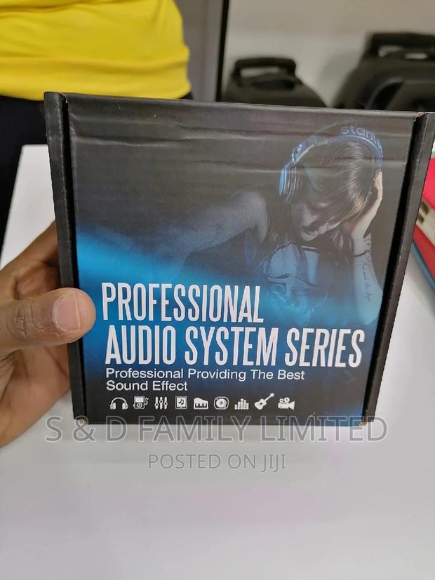 Behringer Headphone Amplifier - thumbnail 3