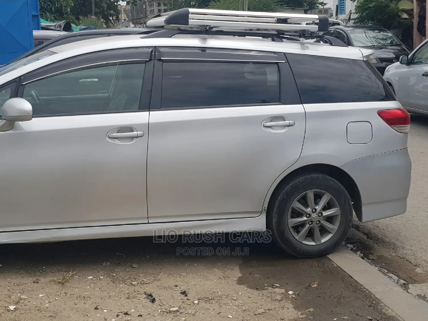 Toyota Wish 2011 Silver