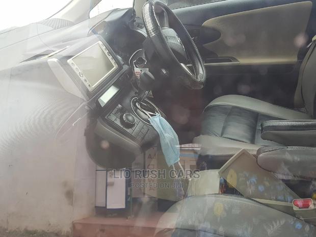 Toyota Wish 2011 Silver - thumbnail 2