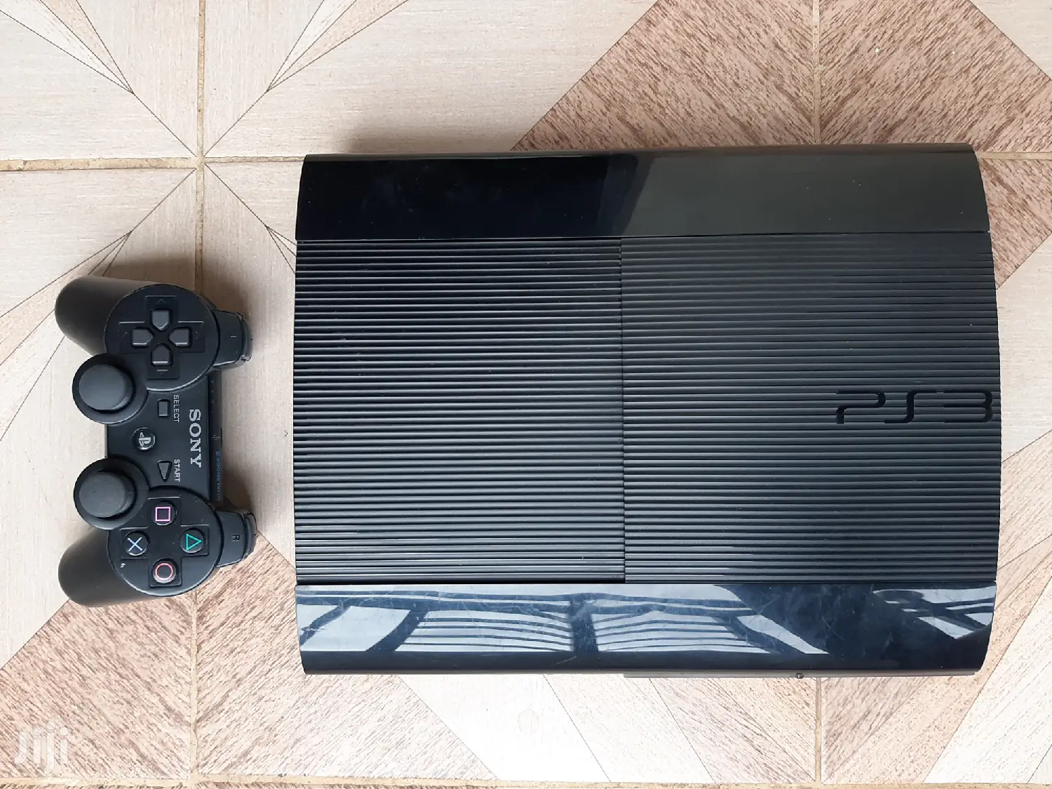 Charcoal Black PLAYSTATION 3