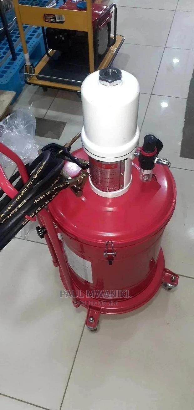 Pneumatic Air Grease Lubricator/Pneumatic Grease Bucket. - thumbnail 3