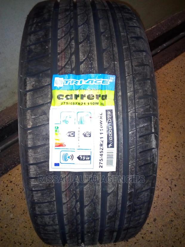 275/45 R 21 Bearway Highway Tyres Made in China.
