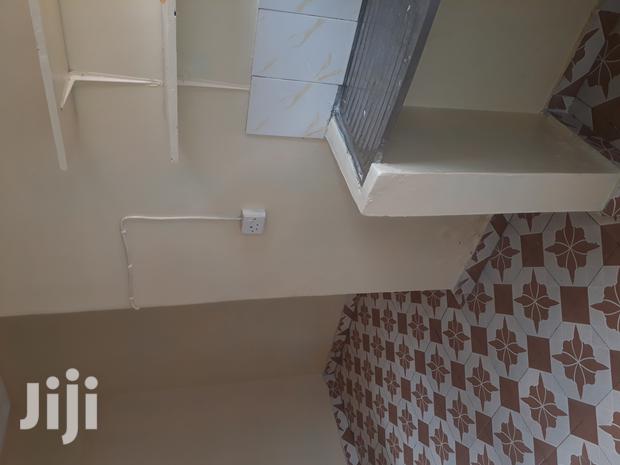 A Spacious Bedsitter in Parklands for Rent - thumbnail 2