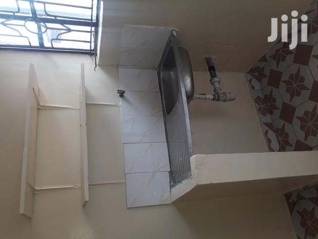 A Spacious Bedsitter in Parklands for Rent - thumbnail 3