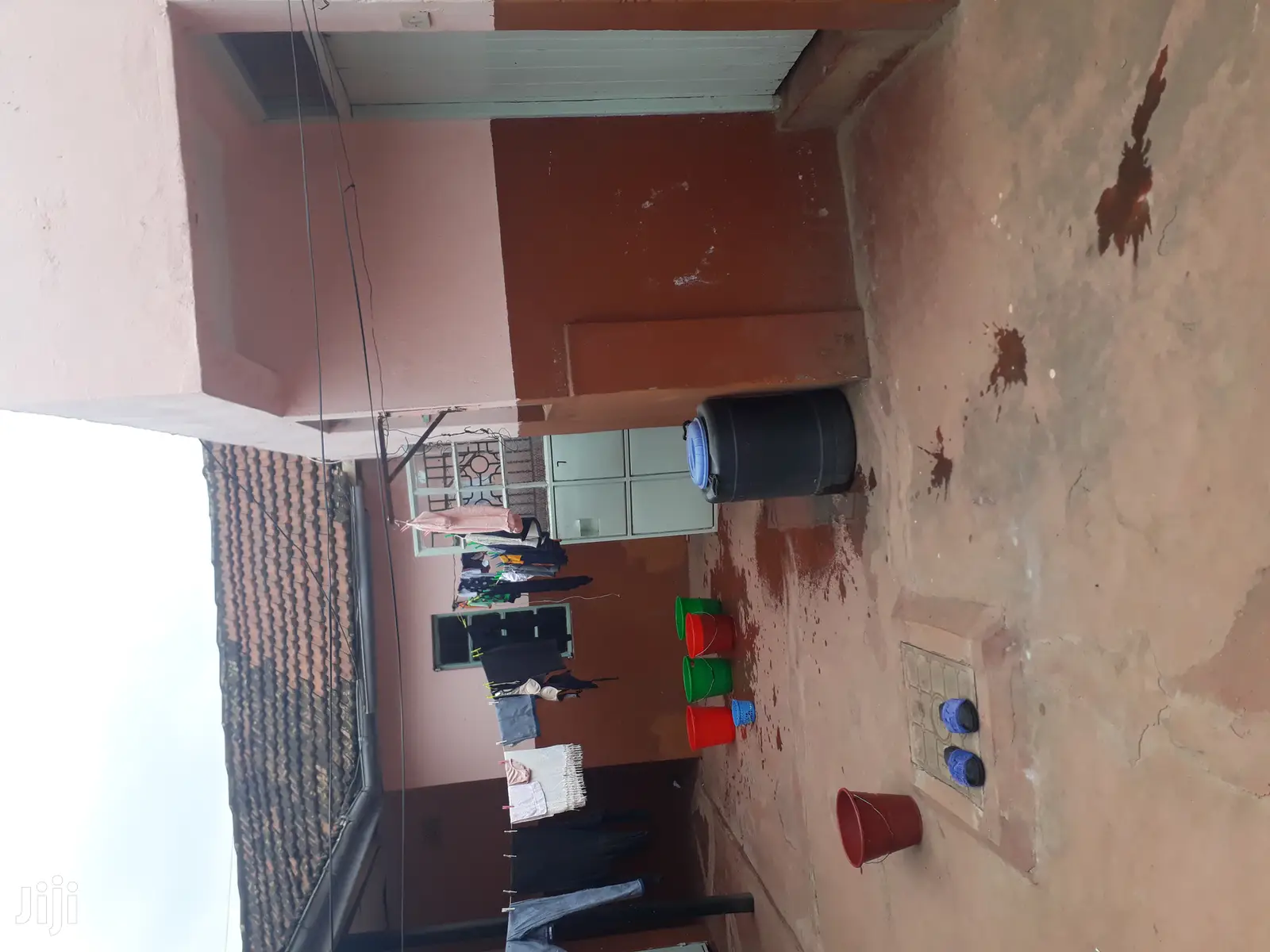 A Spacious Bedsitter in Parklands for Rent