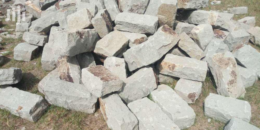 Machine Cut And Foundation Stones