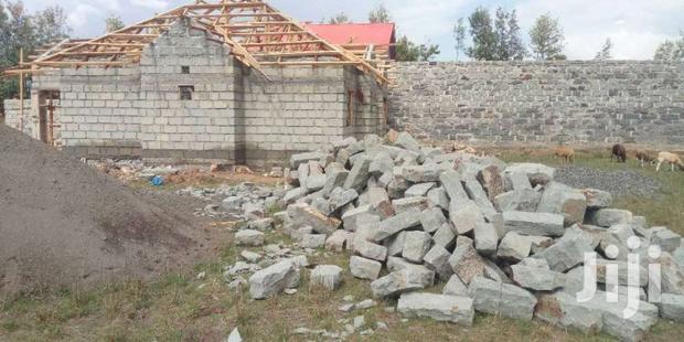 Stones,Machine Cut And Foundation
