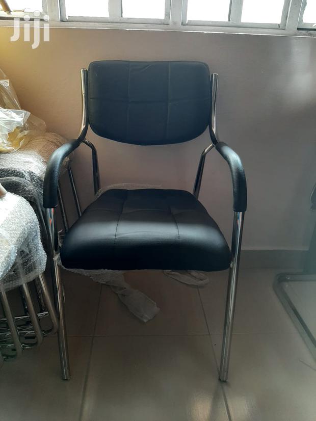 Ideal Visitors Seat - main view